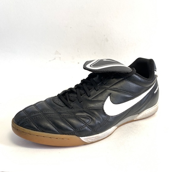 indoor nike tiempo